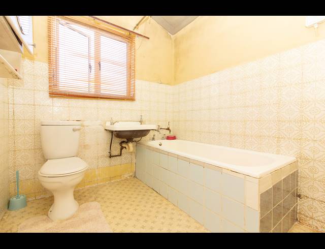 6 BEDROOM FREESTANDING FOR SALE IN MOBENI HEIGHTS